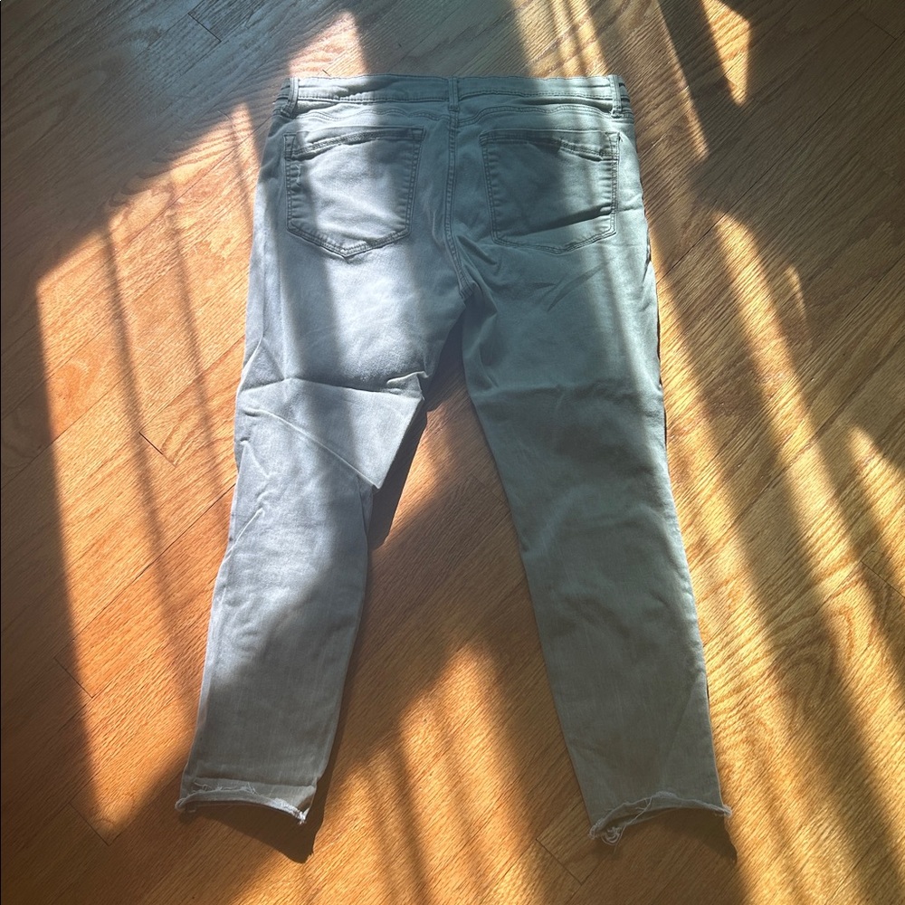 Express Distressed Jeans - Picture 4 of 4